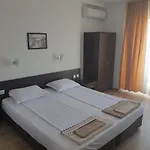 за гости мистрал